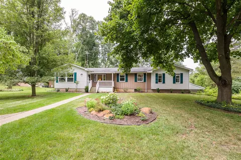 7682 Michigan State Road 52, Manchester, MI 48158