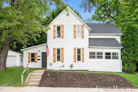 801 Coldbrook, Grand Rapids, MI 49503