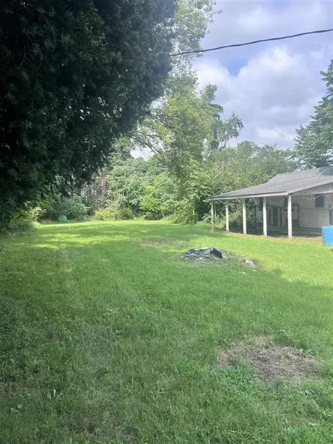 703 E Front, Buchanan, MI 49107 photo 8