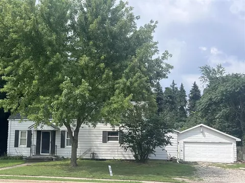 703 E Front, Buchanan, MI 49107