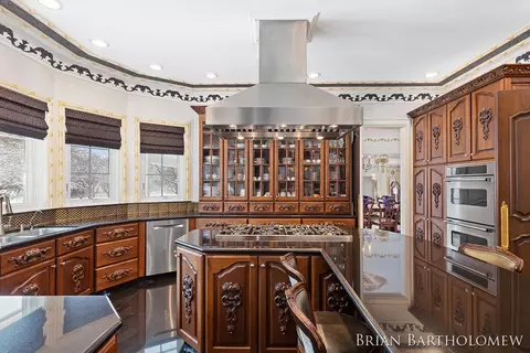 Kitchen - 560 Saddlebrook, Ada, MI 49301 photo 3 of 10