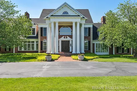 Exterior - 560 Saddlebrook, Ada, MI 49301 photo 1 of 17