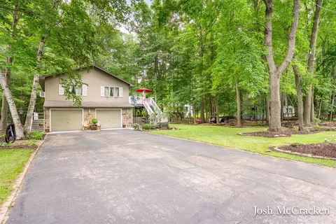 11339 Alpine, Stanwood, MI 49346