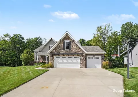 9413 Sunset Rdg, Rockford, MI 49341