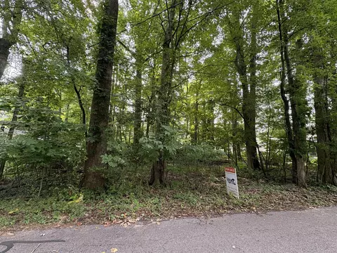 6900 Cherokee, Coloma, MI 49038