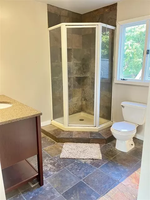 Bath - 4724 Flat Riv, Belding, MI 48809 photo 2 of 6