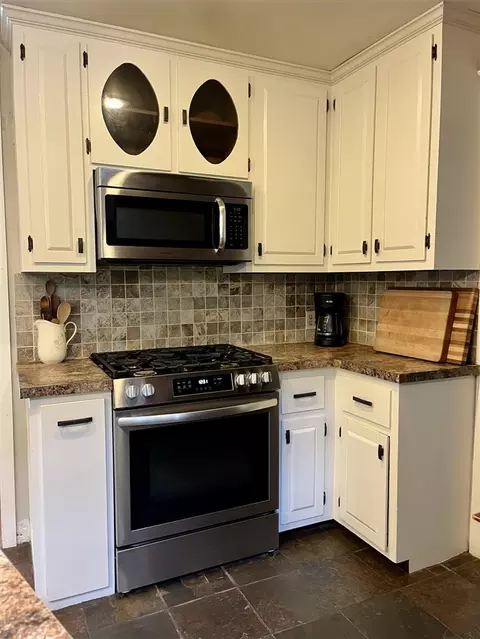 Kitchen - 4724 Flat Riv, Belding, MI 48809 photo 4 of 5