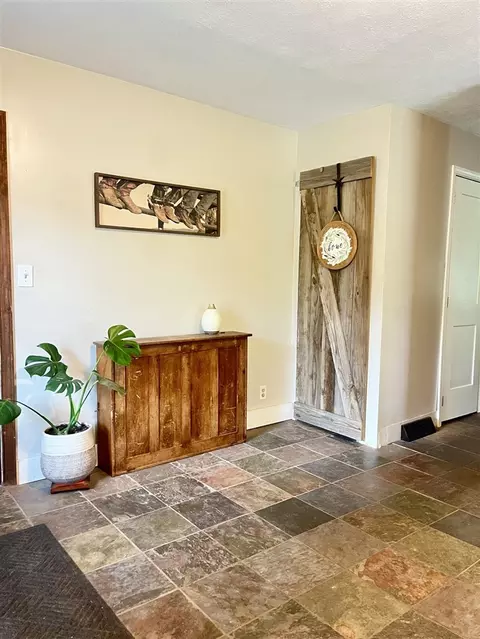 Entry Way - 4724 Flat Riv, Belding, MI 48809 photo 2 of 6