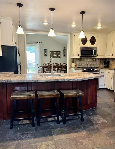 Kitchen - 4724 Flat Riv, Belding, MI 48809 photo 2 of 5