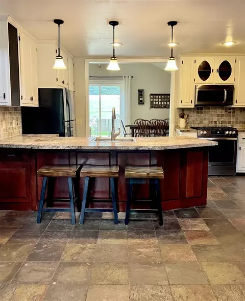 Kitchen - 4724 Flat Riv, Belding, MI 48809 photo 3 of 5
