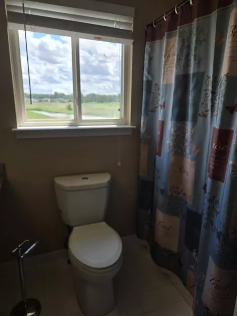 Bath - 33445 Bay Hl, Romulus, MI 48174 photo 6 of 7