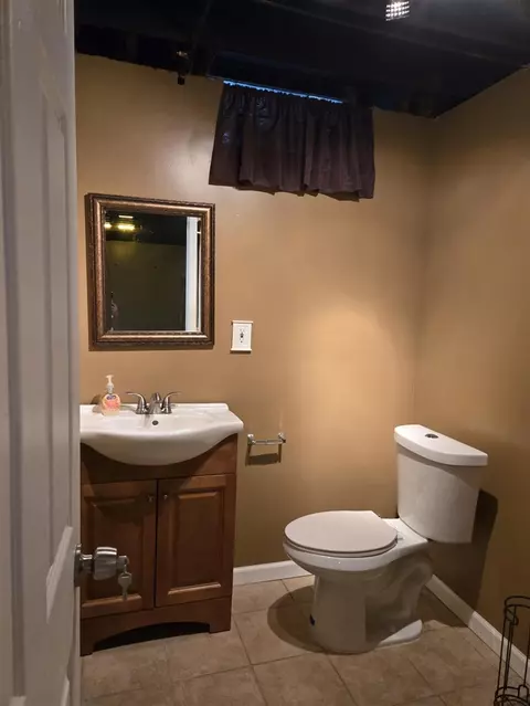 Bath - 33445 Bay Hl, Romulus, MI 48174 photo 7 of 7