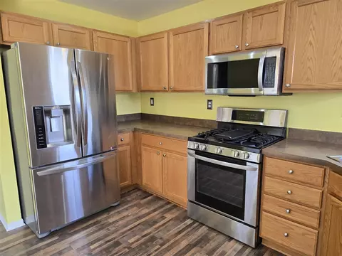 Kitchen - 33445 Bay Hl, Romulus, MI 48174 photo 2 of 2