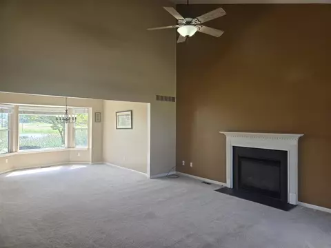 Living - 33445 Bay Hl, Romulus, MI 48174 photo 2 of 5