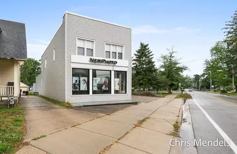 578 S S Shr, Holland, MI 49423
