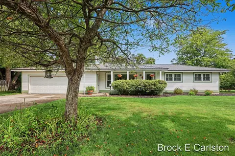 1576 Hendrick, Norton Shores, MI 49441