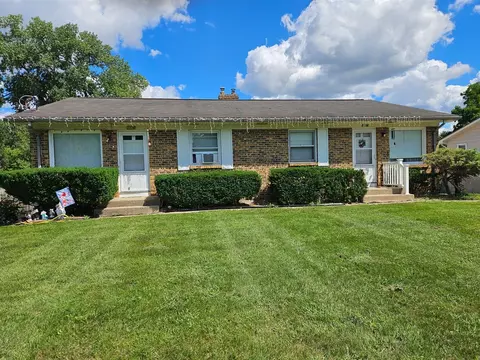 3338-3340 Byron Ctr, Wyoming, MI 49519