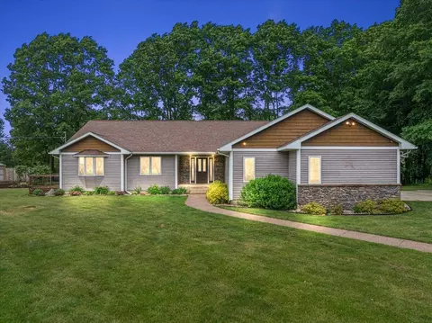 805 W Moore, Grant, MI 49327