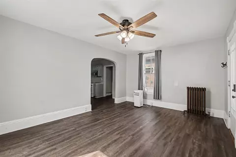 Living - 527 Webb, Jackson, MI 49202 photo 4 of 4