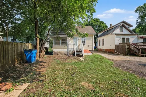 Exterior - 527 Webb, Jackson, MI 49202 photo 4 of 5