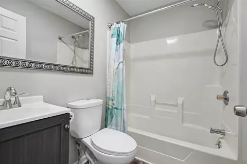 Bath - 527 Webb, Jackson, MI 49202 photo 1 of 1