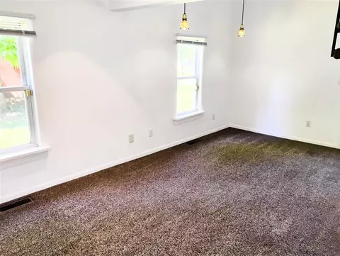 Living - 3957 Flansburg, Jackson, MI 49203 photo 1 of 2