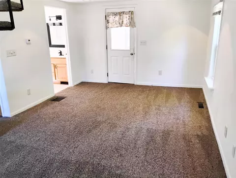 Living - 3957 Flansburg, Jackson, MI 49203 photo 2 of 2