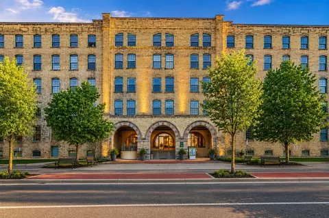 940 Monroe #405A, Grand Rapids, MI 49503