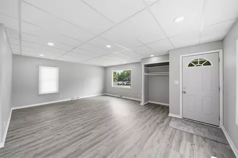 Living - 208 S Brown, Jackson, MI 49203 photo 1 of 5
