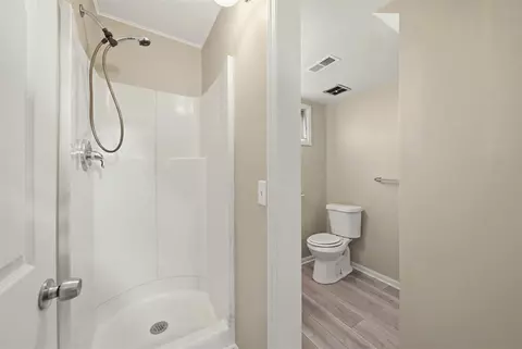 Bath - 208 S Brown, Jackson, MI 49203 photo 3 of 3