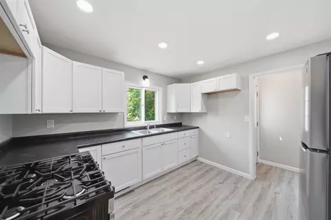 Kitchen - 208 S Brown, Jackson, MI 49203 photo 1 of 3