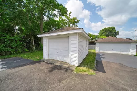Exterior - 208 S Brown, Jackson, MI 49203 photo 5 of 10