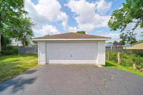 Exterior - 208 S Brown, Jackson, MI 49203 photo 7 of 10