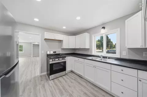Kitchen - 208 S Brown, Jackson, MI 49203 photo 3 of 3