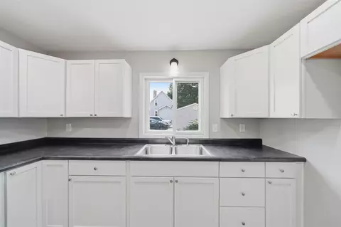 Kitchen - 208 S Brown, Jackson, MI 49203 photo 2 of 3