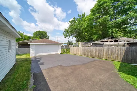 Exterior - 208 S Brown, Jackson, MI 49203 photo 6 of 10