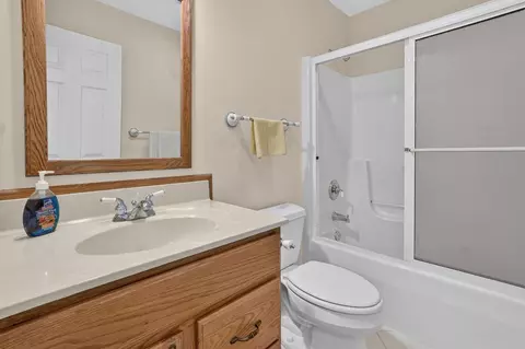 Bath - 4729 Dimond, Dimondale, MI 48821 photo 7 of 10