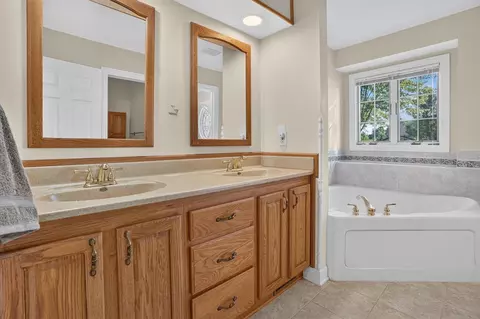 Bath - 4729 Dimond, Dimondale, MI 48821 photo 2 of 10
