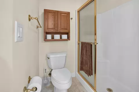 Bath - 4729 Dimond, Dimondale, MI 48821 photo 4 of 10