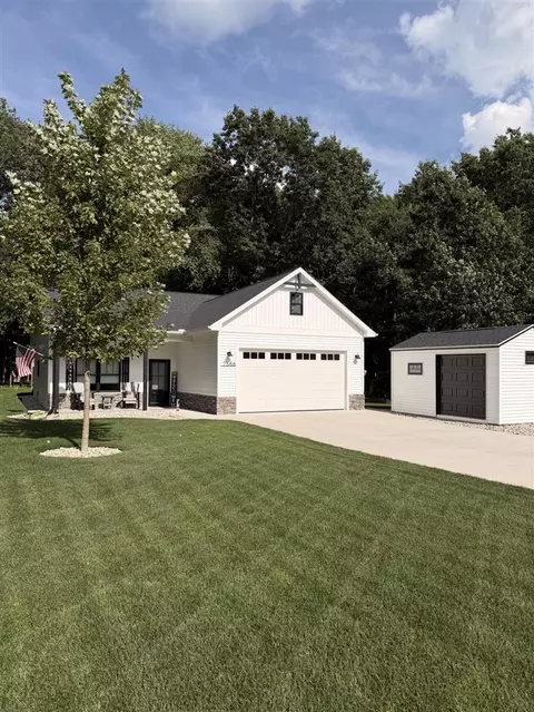 7586 Regency, Canadian Lakes, MI 49346