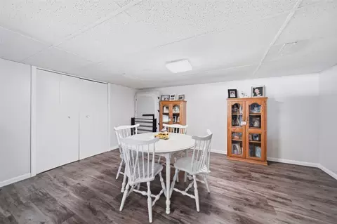 Dining - 6060 Lansing, Jackson, MI 49201 photo 3 of 3