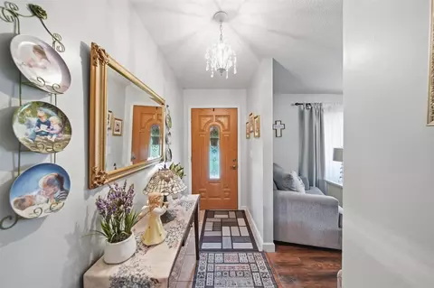 Entry Way - 6060 Lansing, Jackson, MI 49201 photo 1 of 1