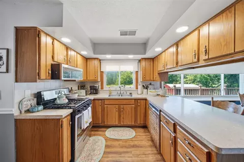 Kitchen - 6060 Lansing, Jackson, MI 49201 photo 2 of 4