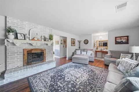 Living - 6060 Lansing, Jackson, MI 49201 photo 2 of 3