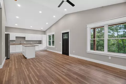 Living - 9620 Rexford, Jackson, MI 49201 photo 4 of 5