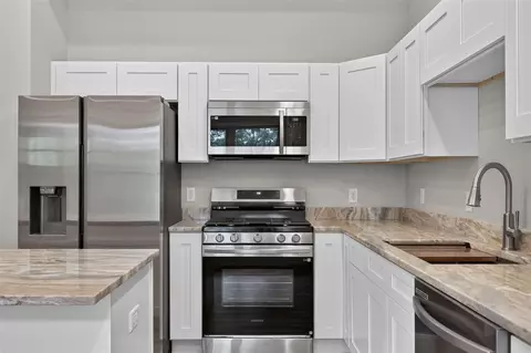 Kitchen - 9620 Rexford, Jackson, MI 49201 photo 2 of 4