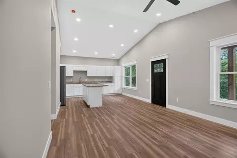 Living - 9620 Rexford, Jackson, MI 49201 photo 5 of 5