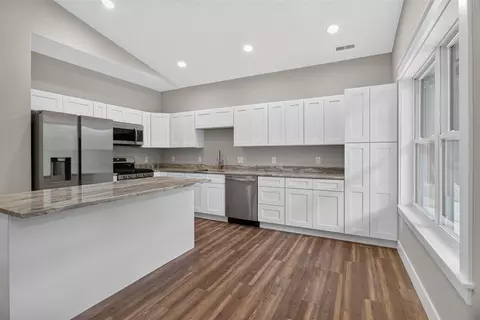 Kitchen - 9620 Rexford, Jackson, MI 49201 photo 3 of 4