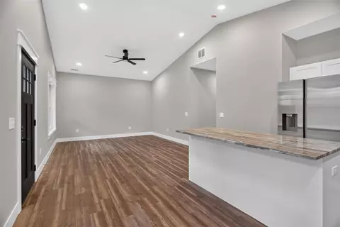 Living - 9620 Rexford, Jackson, MI 49201 photo 1 of 5