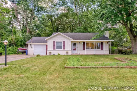 918 Paw Paw, Holland, MI 49423